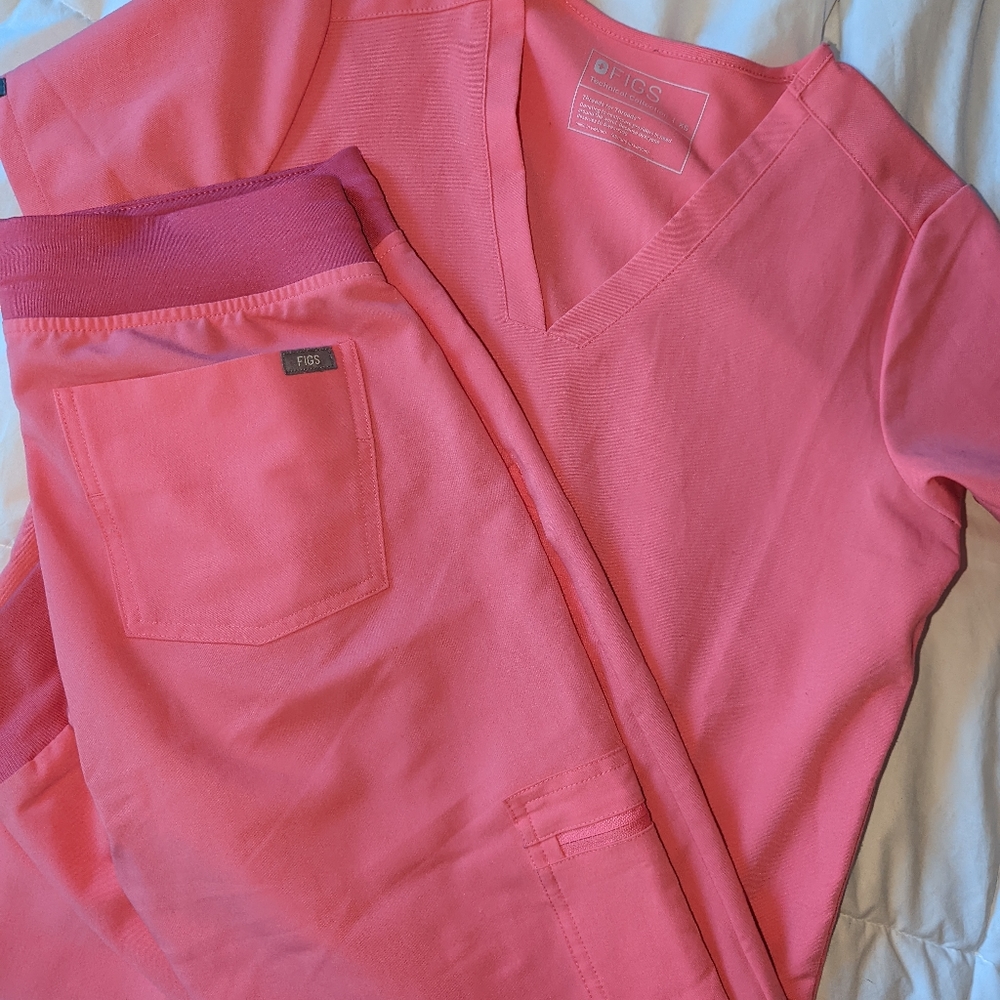 FIGS SCRUBS SET